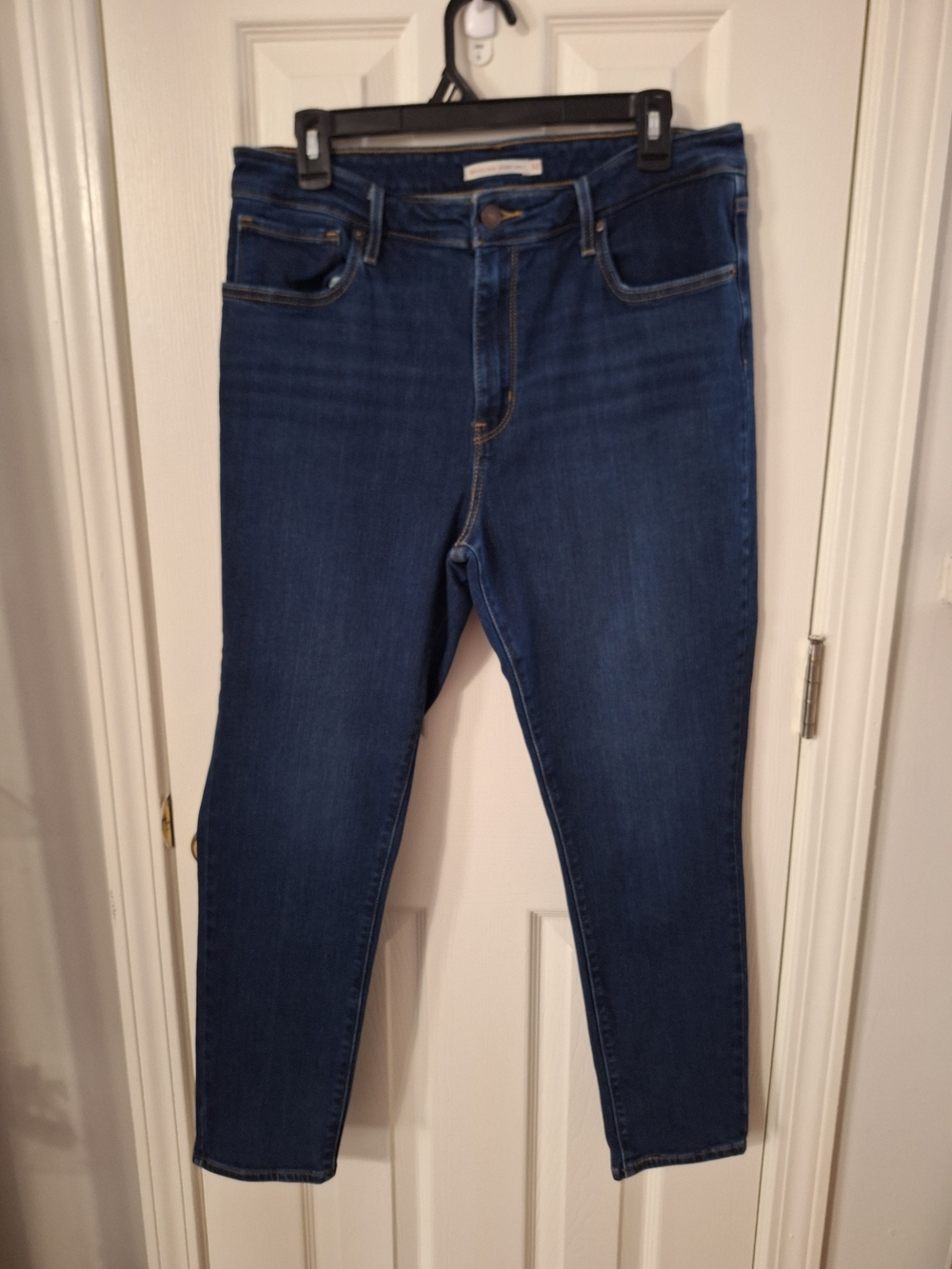 Levi's Women's 721 High-rise Skinny Ankle Jeans Size 32